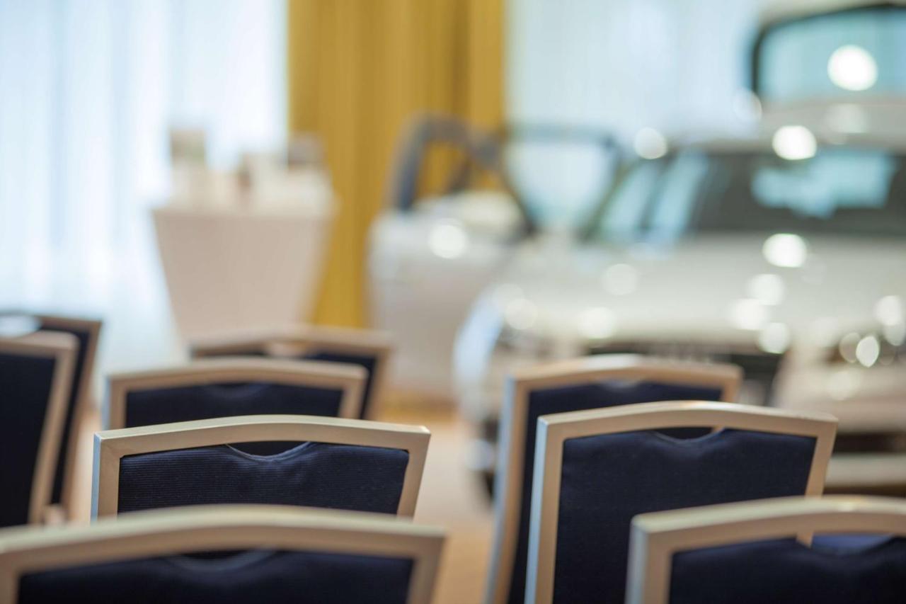 Radisson Blu Hotel Karlsruhe Ettlingen Bagian luar foto