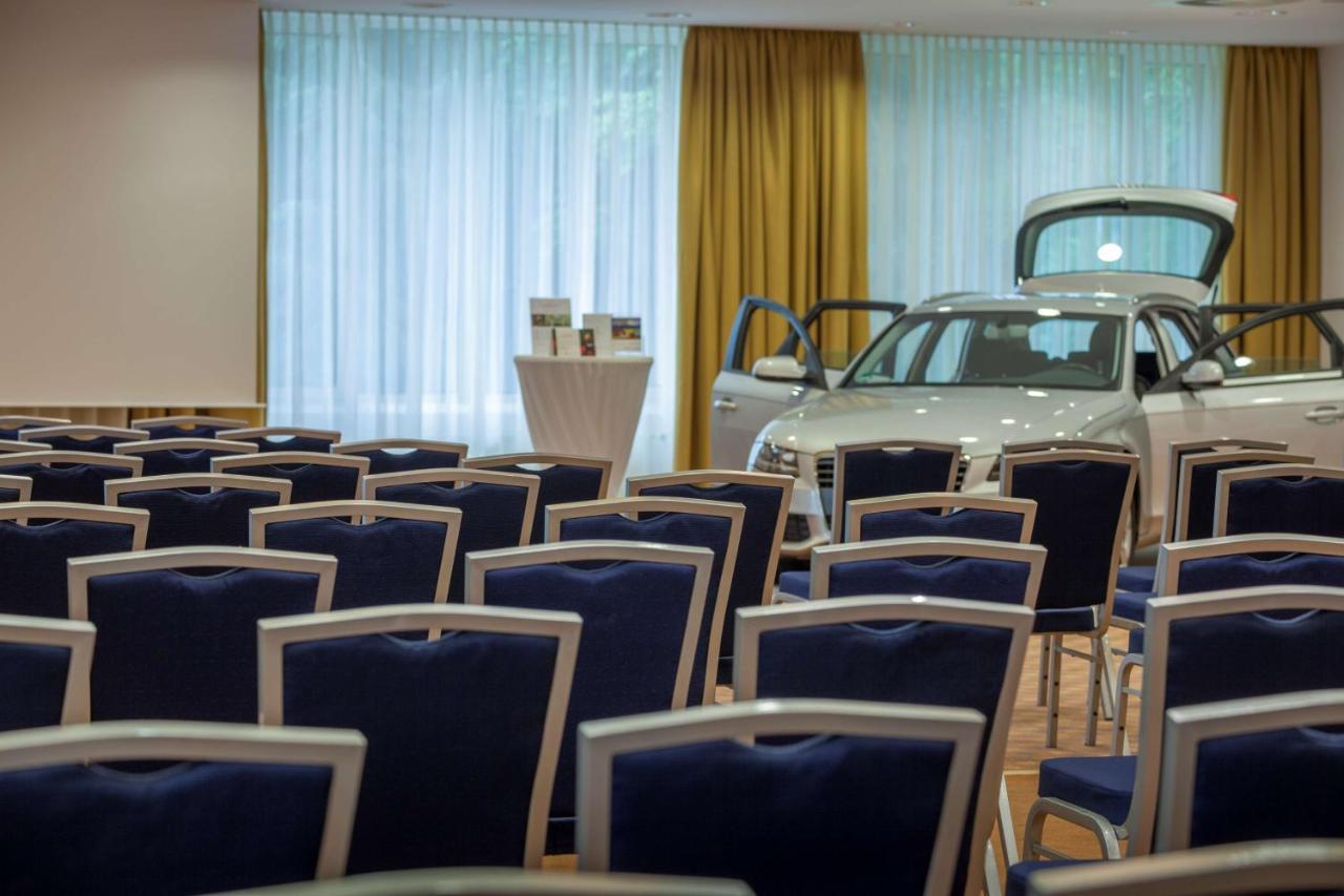 Radisson Blu Hotel Karlsruhe Ettlingen Bagian luar foto