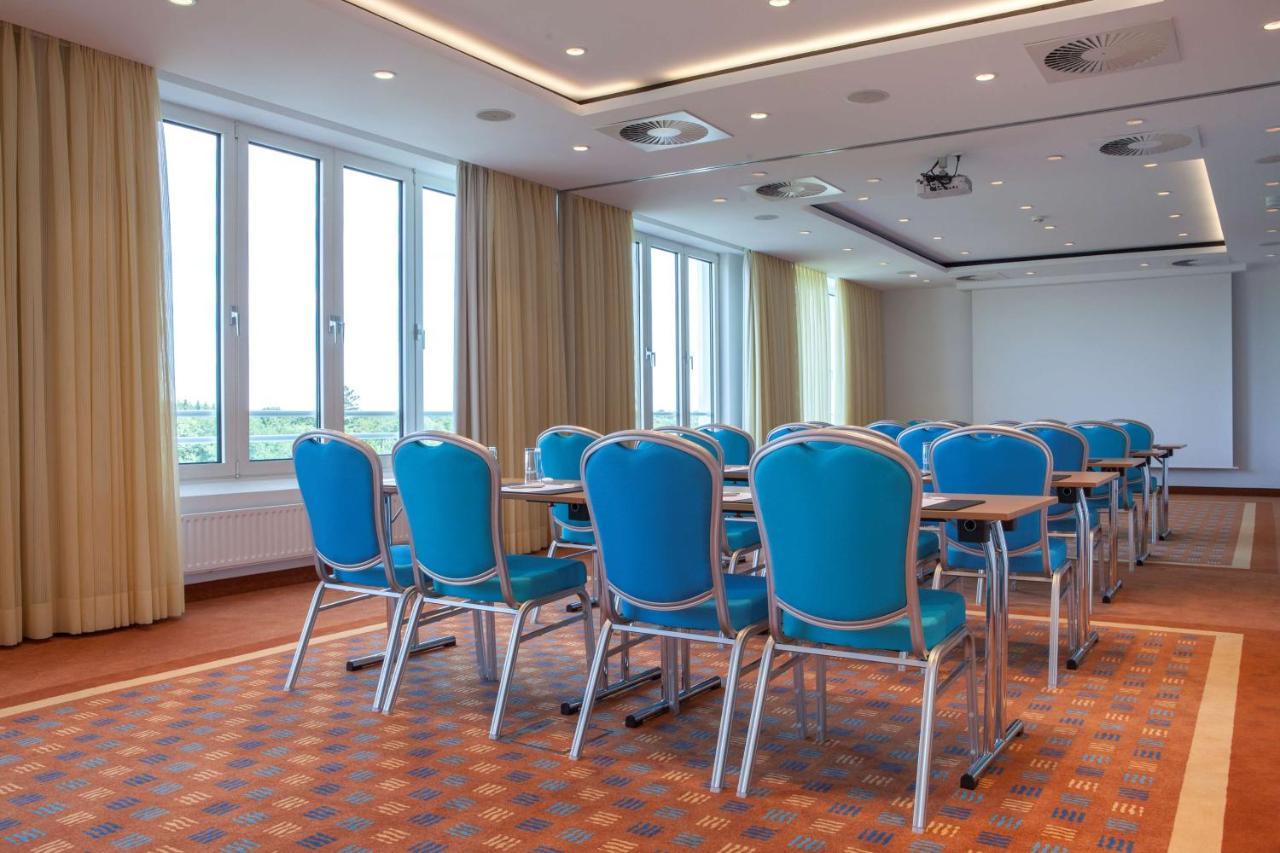 Radisson Blu Hotel Karlsruhe Ettlingen Bagian luar foto