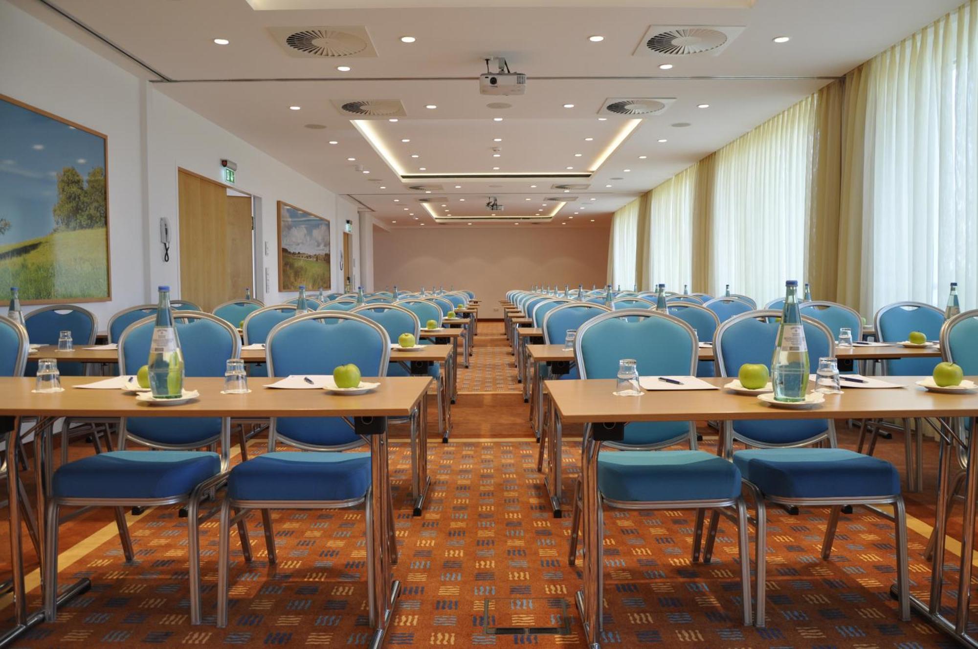 Radisson Blu Hotel Karlsruhe Ettlingen Bagian luar foto
